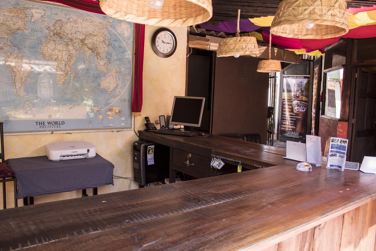 Split Hostel Антигуа-Гватемала Экстерьер фото