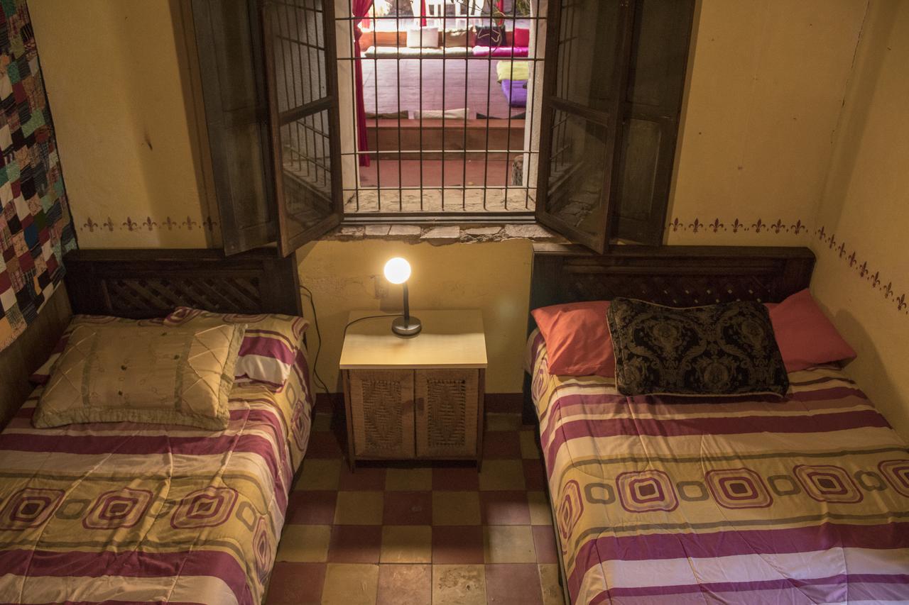 Split Hostel Антигуа-Гватемала Экстерьер фото