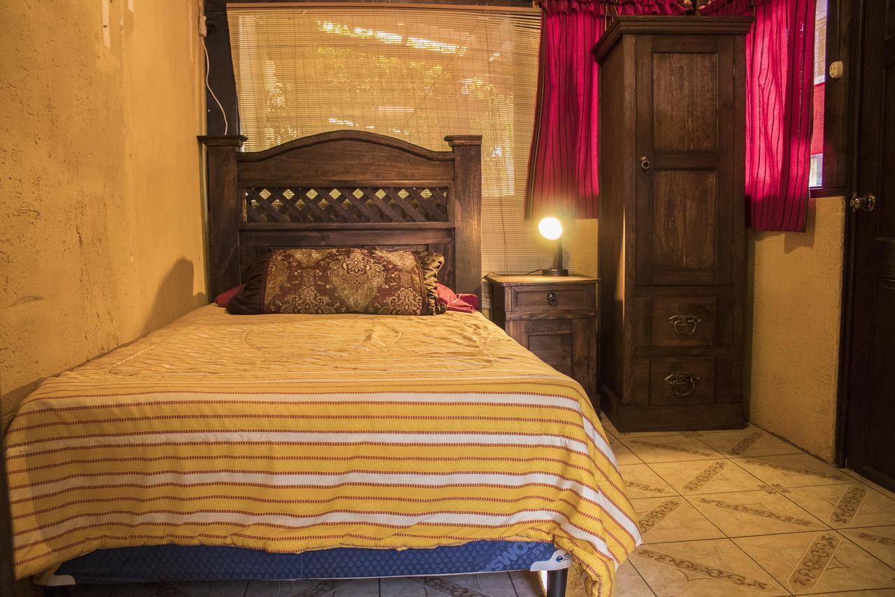 Split Hostel Антигуа-Гватемала Экстерьер фото