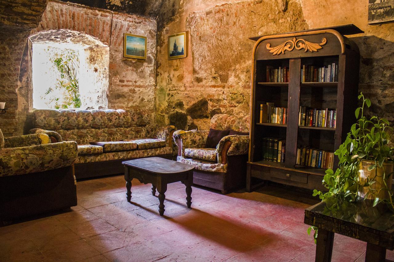 Split Hostel Антигуа-Гватемала Экстерьер фото
